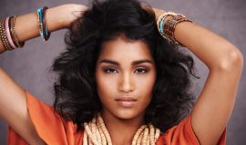 model-wearing-accesories